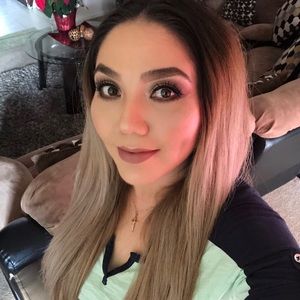 Meet your Posher, Ana